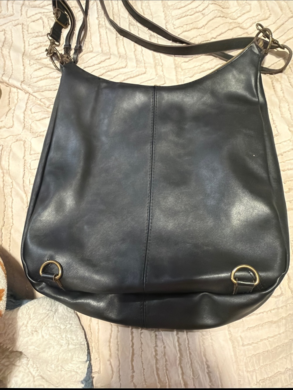 Sleek Black Leather Shoulder Hobo Bag - Picture 4 of 10